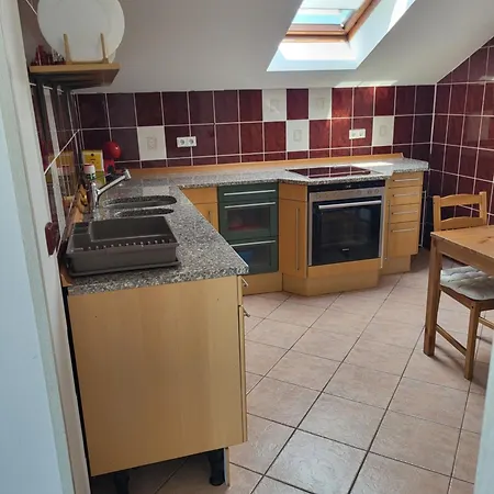 Mona * Brodarica (Sibenik-Knin)