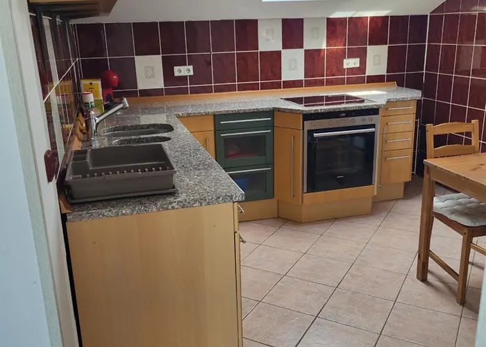 Mona * Brodarica (Sibenik-Knin)